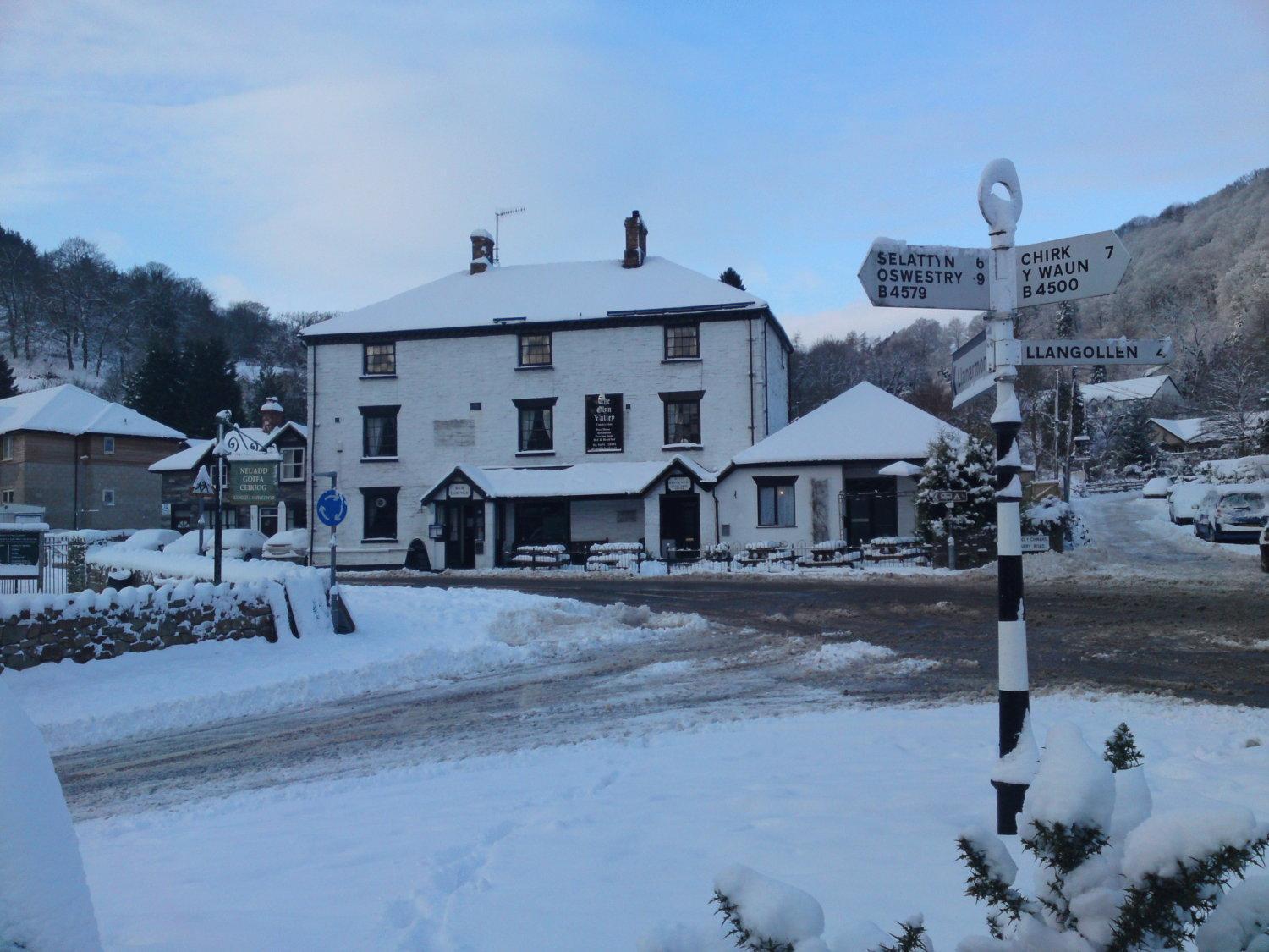 Oyo Glyn Valley Hotel Llansantffraid Llansantffraid Glyn Ceiriog Exteriör bild